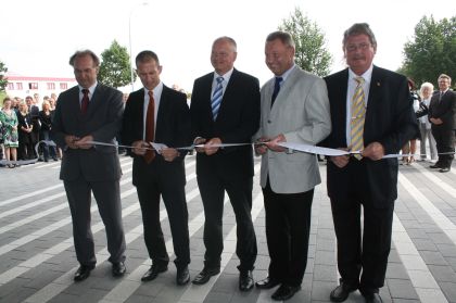 News: SensoTech feiert Einweihung des neuen Firmengebäudes